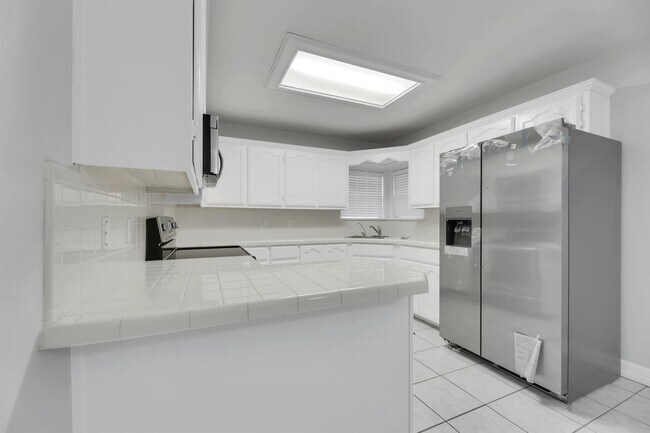 Building Photo - 5221 Tallow Ct