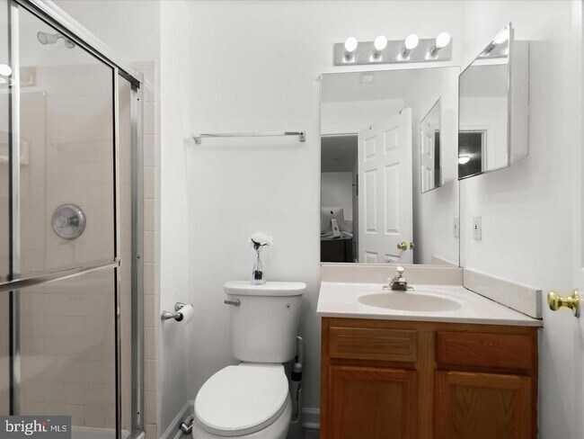 Building Photo - 1914 Meadowgate Ct