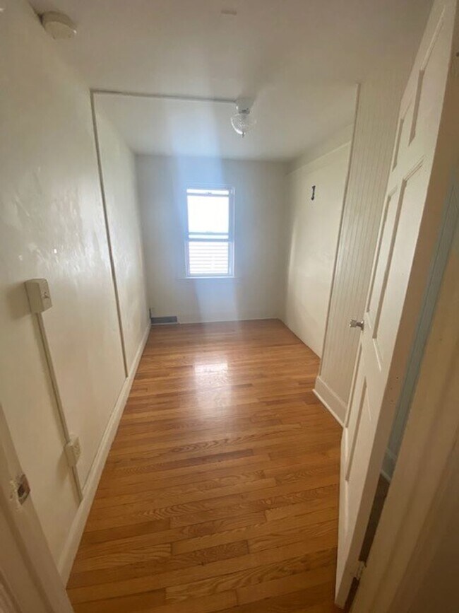 Building Photo - Beautiful Single Family House for Rent Right by Yale!