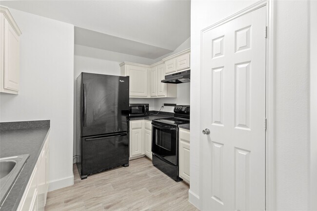 Building Photo - 4303 Sunflower Creek Ln