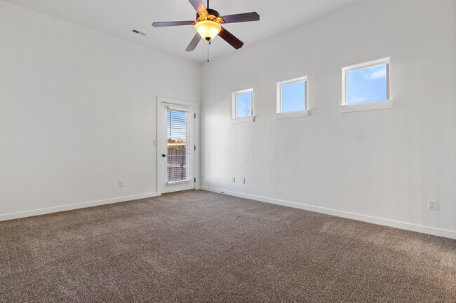 Building Photo - 10102 W Brownstone Dr
