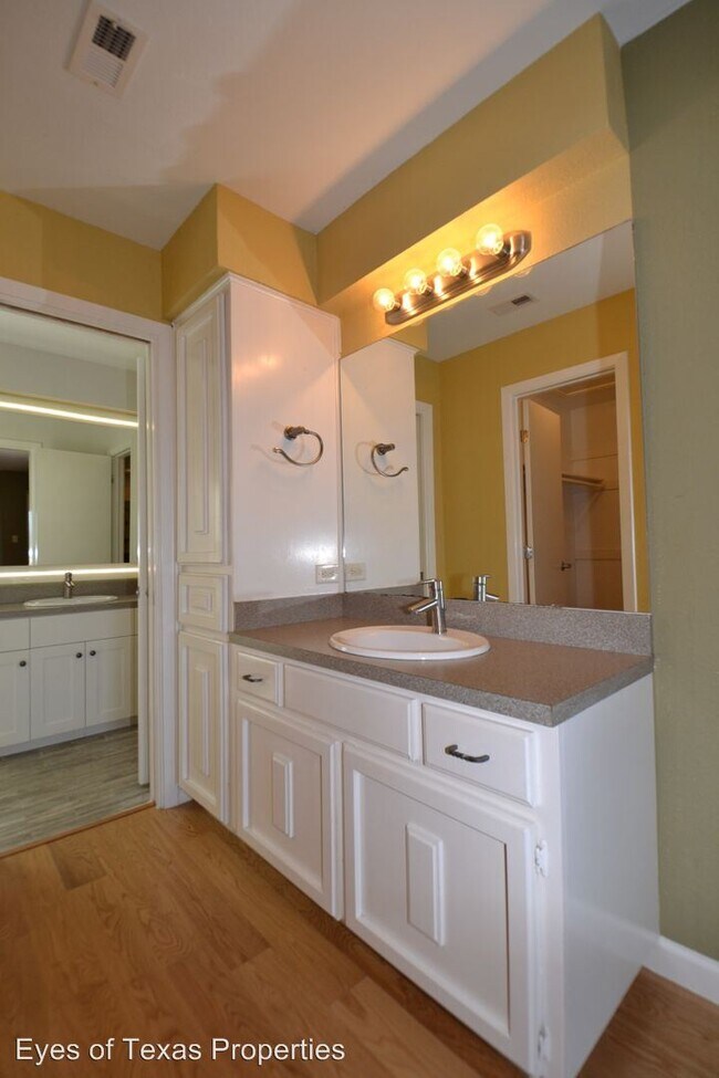 Building Photo - 2 br, 2 bath House - 8302 Alta Verde Dr.