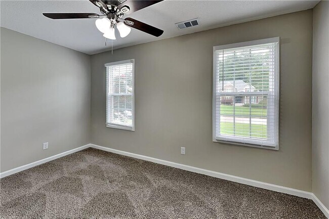 Building Photo - 74 Woodsfield Ln