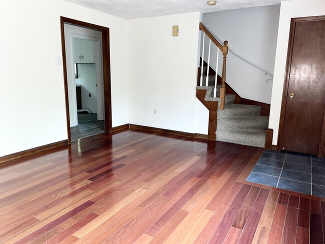 Building Photo - 30 Emerald Dr