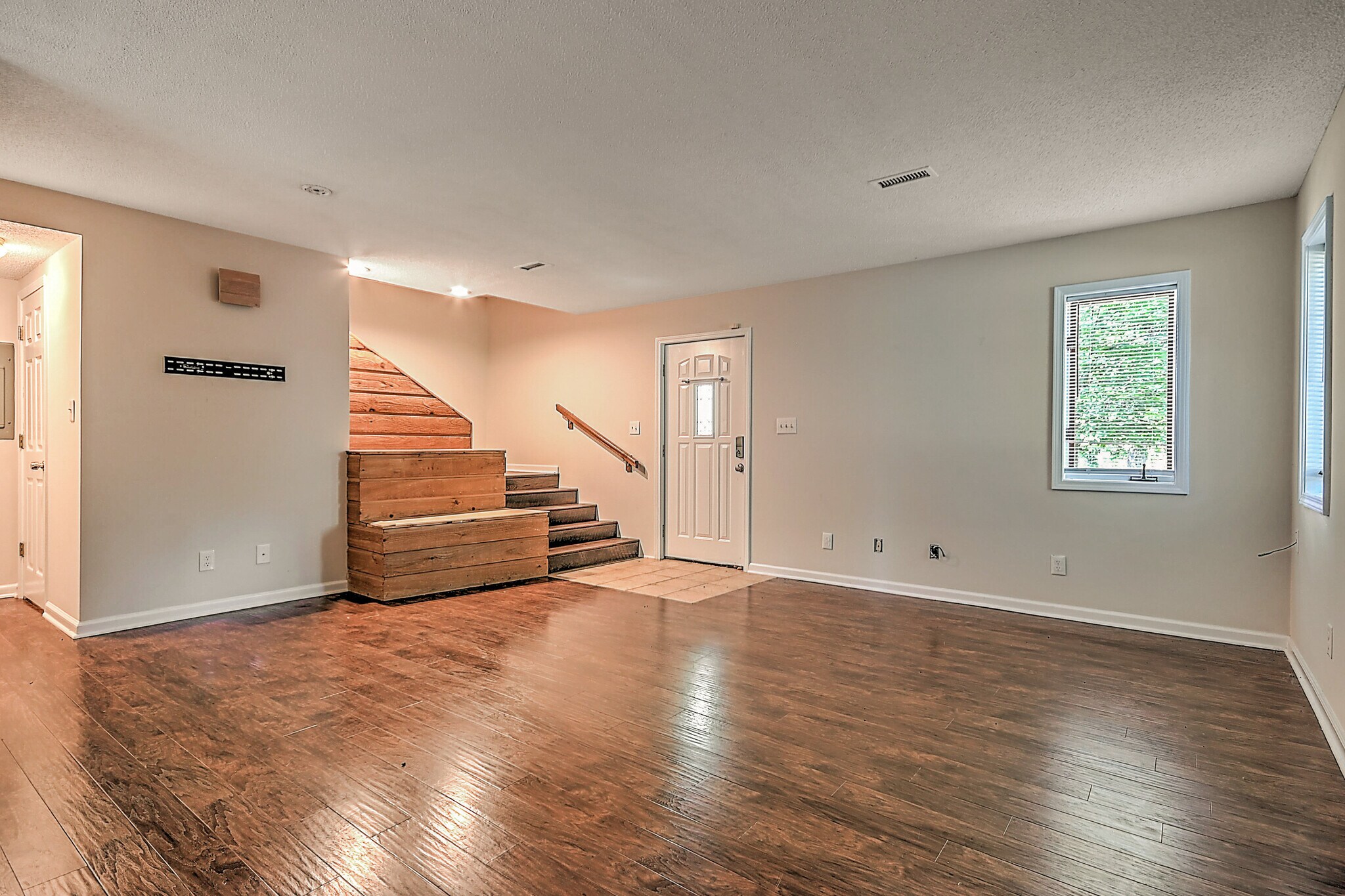 Building Photo - 208 Dean St