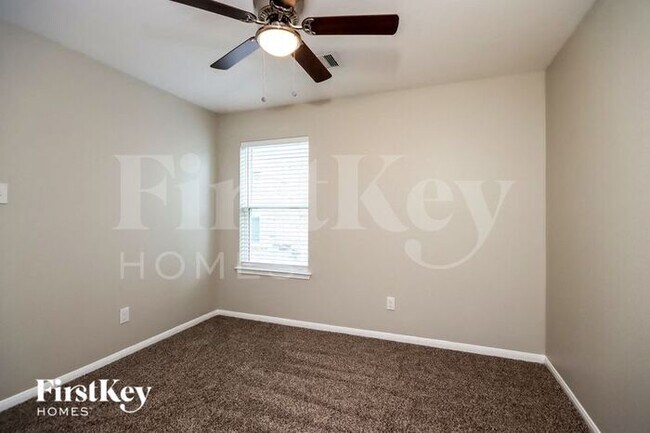 Building Photo - 16365 Olive Sparrow Dr