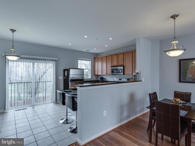 Building Photo - 152 Moore Dr
