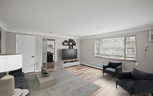 Interior Photo - South Hills