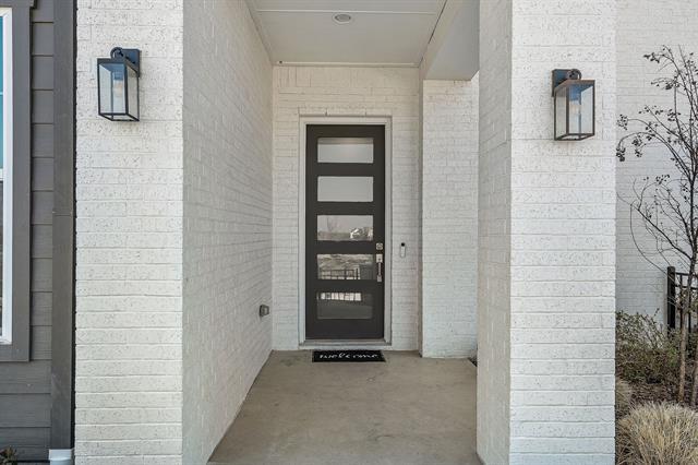 Building Photo - 2124 Village Walk Ln