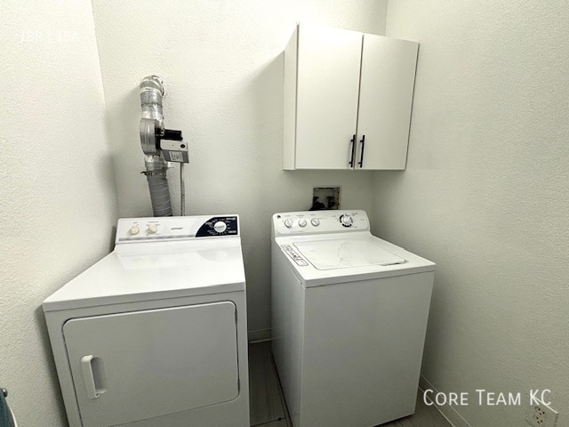 Building Photo - 320 W 7th St