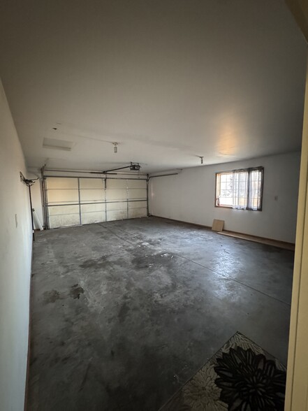 Building Photo - 155 Meadow Ln
