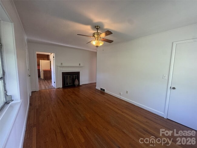 Building Photo - 1203 Hibriten Dr SE