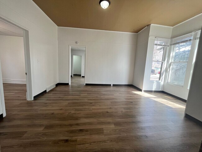 Building Photo - Ranch Style 2 Bed/1 Bath with Fenced in Yard!