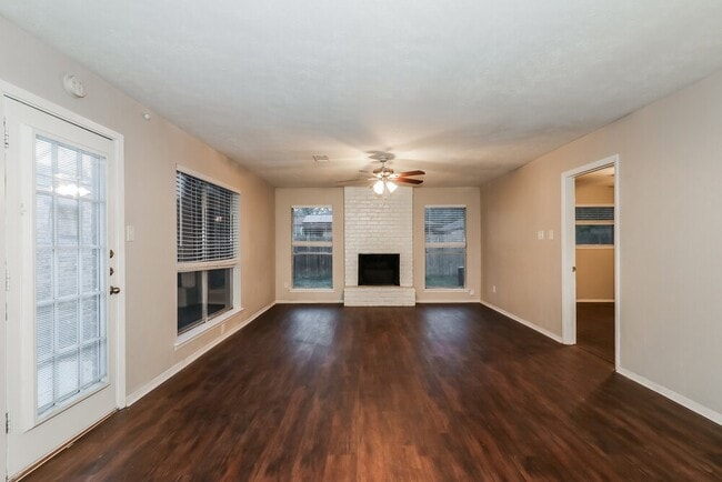 Building Photo - 1909 Chelsea Ct