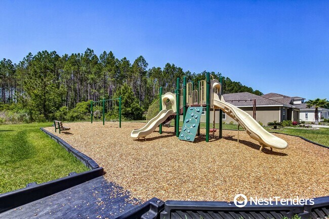 Building Photo - Prime Location with Easy Access to Everything!