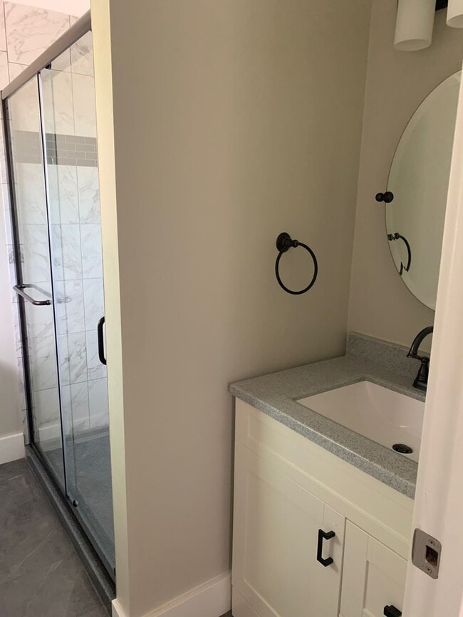 Building Photo - Beautiful 4 Bedroom 3 Bathroom Home in Wes...