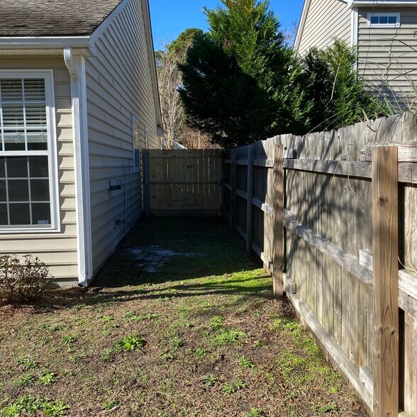 Building Photo - 2104 Baldwin Park Dr