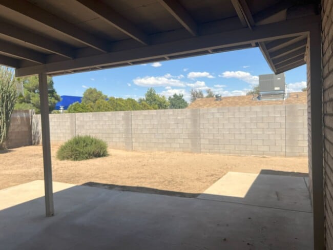 Building Photo - Three Bedroom, Three Bath Home with Open F...