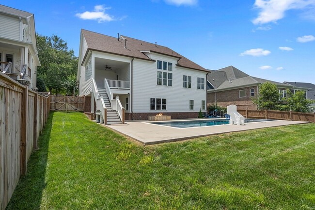 Building Photo - 444 Wild Elm St