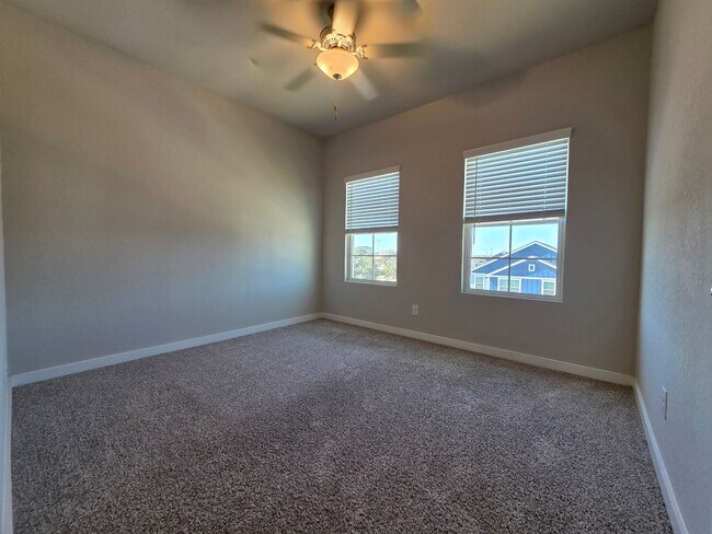 Building Photo - Townhome for Rent