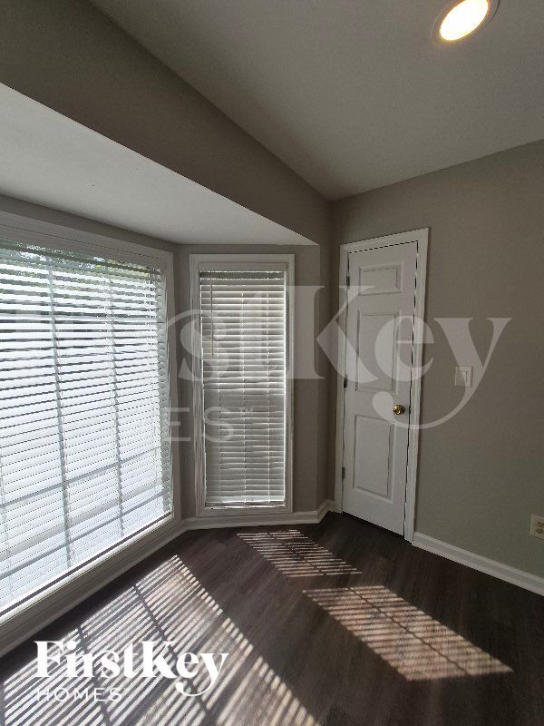 Building Photo - 4808 Woodlands Pkwy