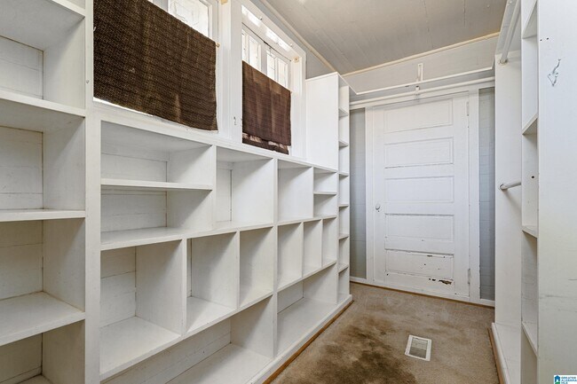 Building Photo - 3716 6th Ave S