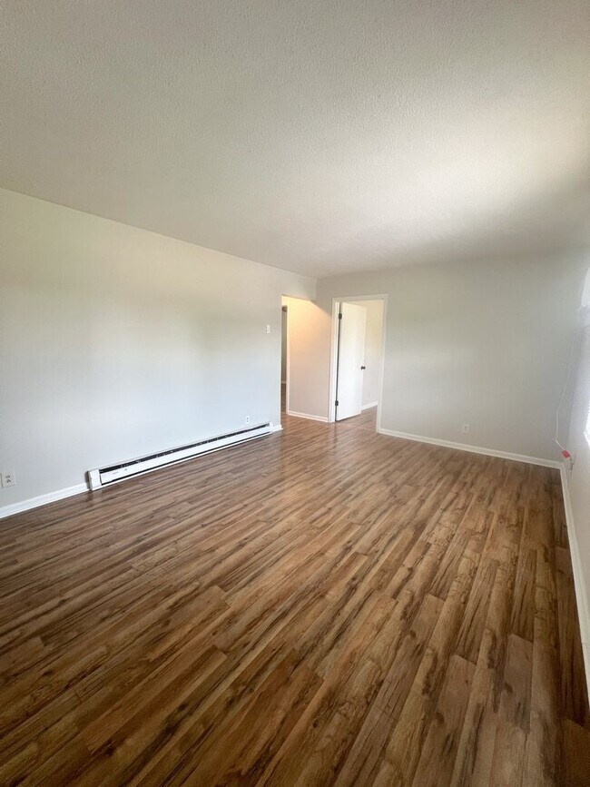 Building Photo - 114 Tandy Dr