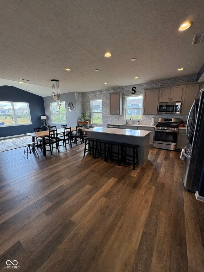 Building Photo - 6859 Manning Ct