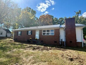 Building Photo - Two bedroom, 1 bath house – Flexible Layout with Bonus Spaces in Gibsonville