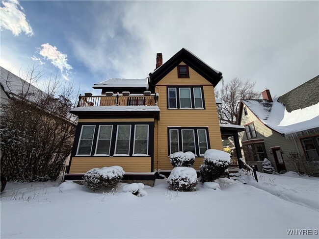 Building Photo - 180 Richmond Ave