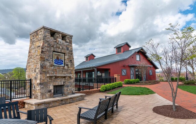 Building Photo - 1113 Long Farm Cir