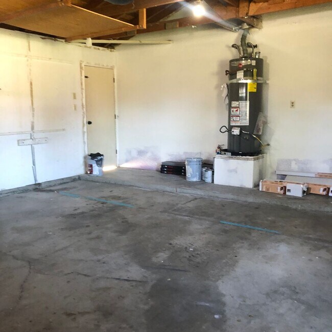 Building Photo - 9112 Hoxie Ct
