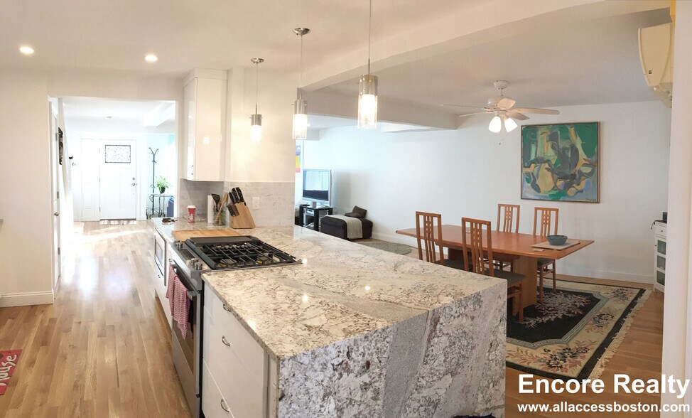 Building Photo - 12 Bradbury St