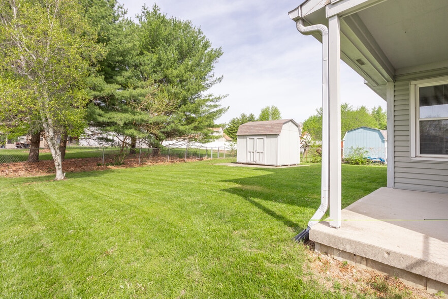 Building Photo - 6130 Bethesda Way