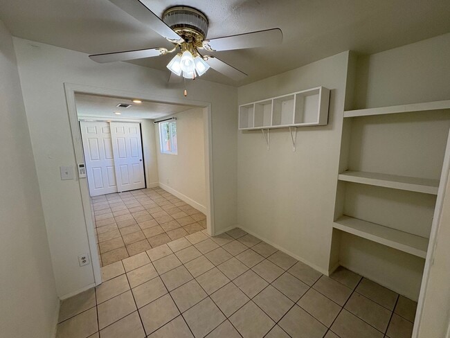 Building Photo - 4189