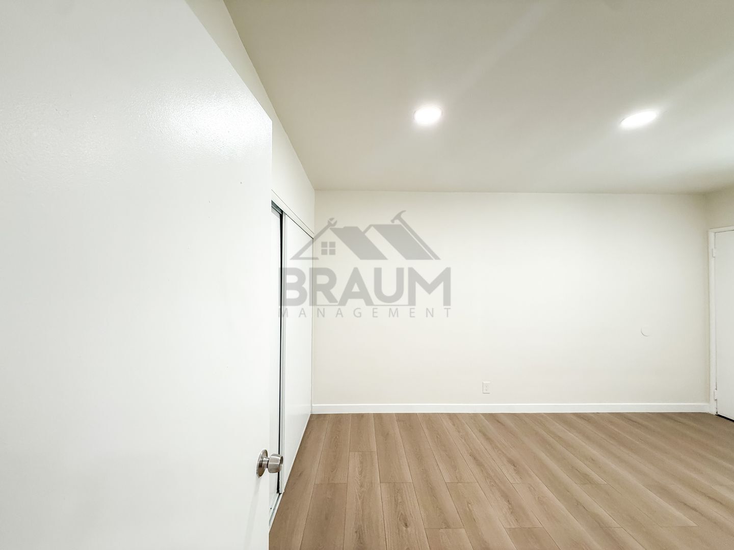 Building Photo - 7339 Woodman Ave