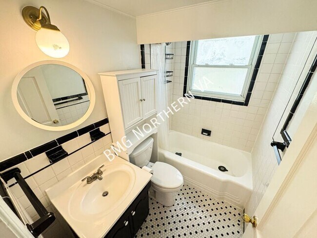 Building Photo - 6600 Braddock Rd