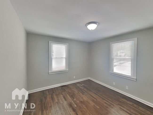 Building Photo - 1720 Finchley Dr