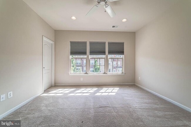 Building Photo - 705 River Mist Dr