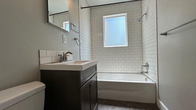 Building Photo - Great Duplex in Fort Collins