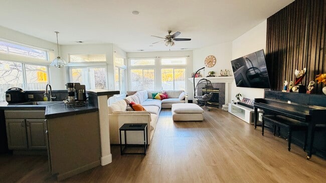 Building Photo - 3024 Oxbow Dr