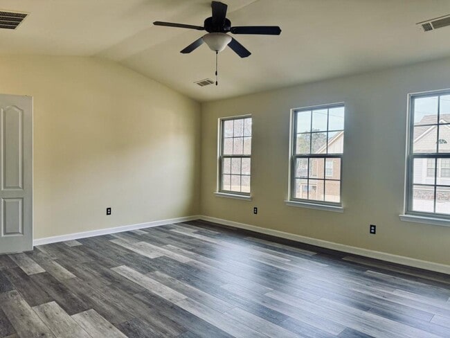 Building Photo - 6575 Story Cir