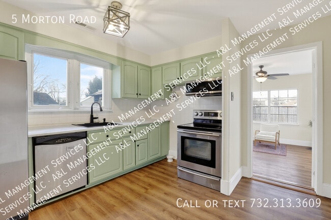 Building Photo - 5 Morton Rd