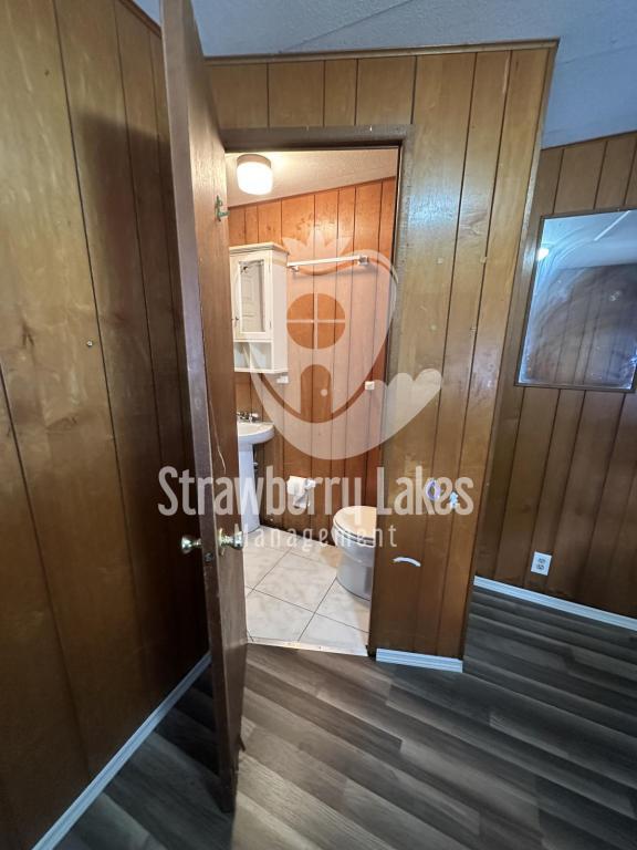 Building Photo - 121 Lakeside Dr