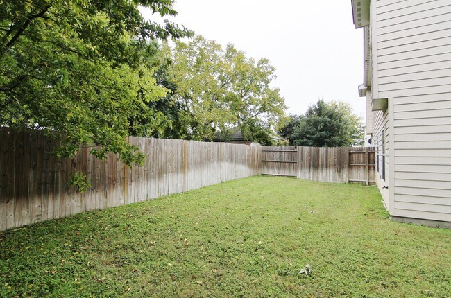 Building Photo - Large Deck off Living Room / Fridge Included /Located Between Gruene & Downtown New Braunfels /CISD
