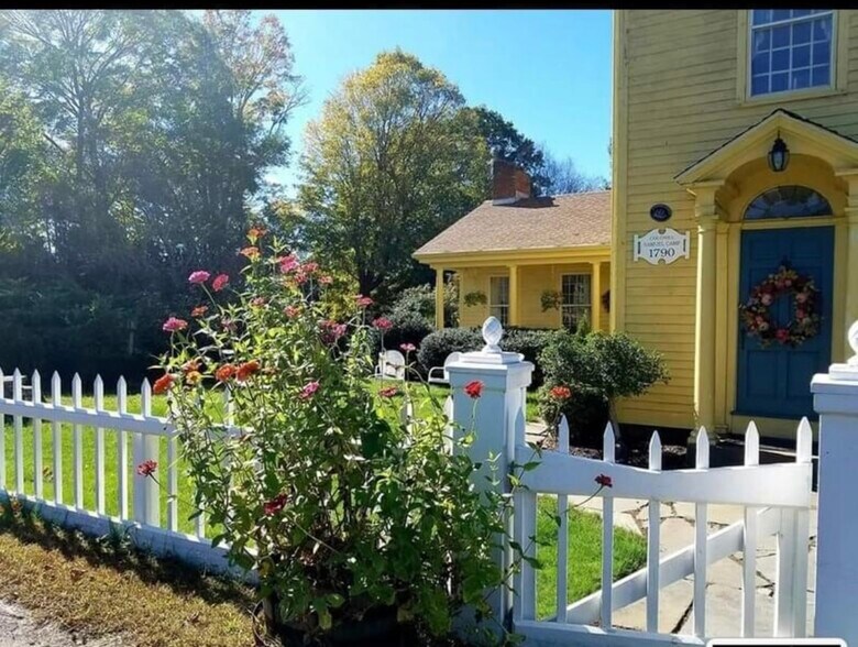 Building Photo - 18 Town House Rd