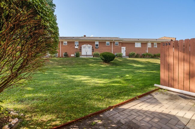 Building Photo - 23 Alpine Dr