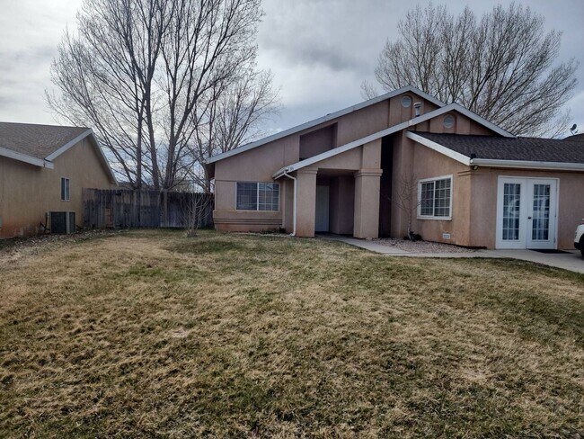 Building Photo - 93 N 4000 W