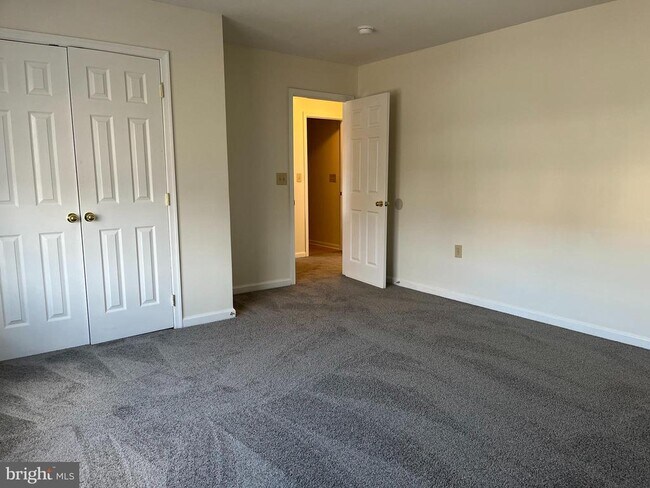 Building Photo - 103 Mango Street