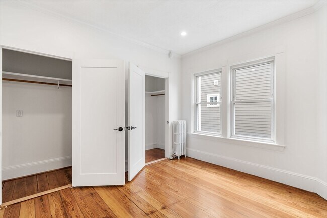 Building Photo - 93 Sydney St